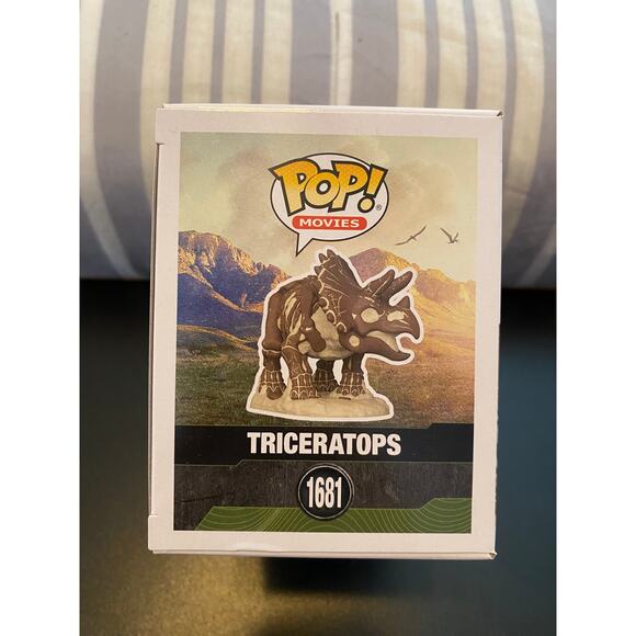 Funko Pop Movies:  Jurassic World - Triceratops - Picture 4 of 6